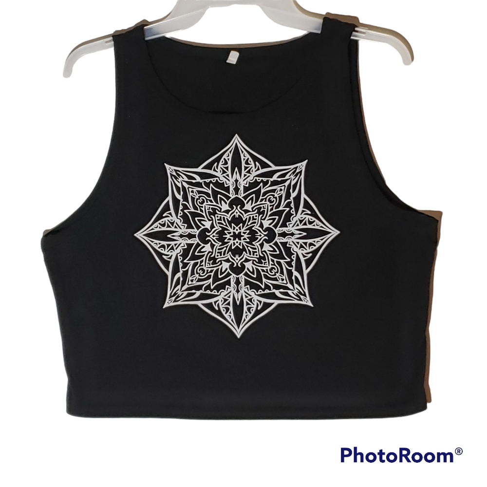 Fhljh women's medium Mandala pullover sleeveless crop top. 305